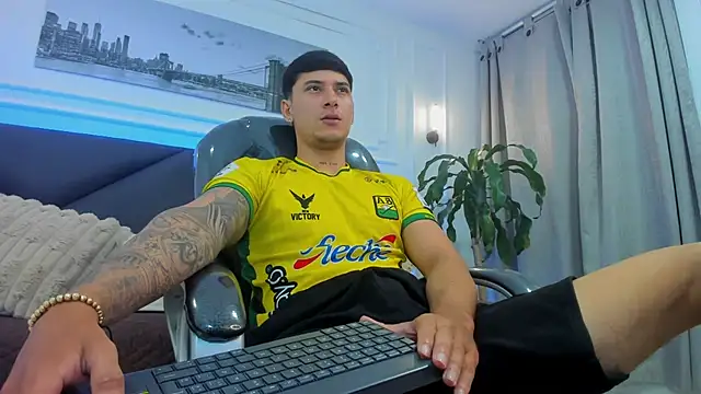 Damian23   online show from December 3, 11:16 am