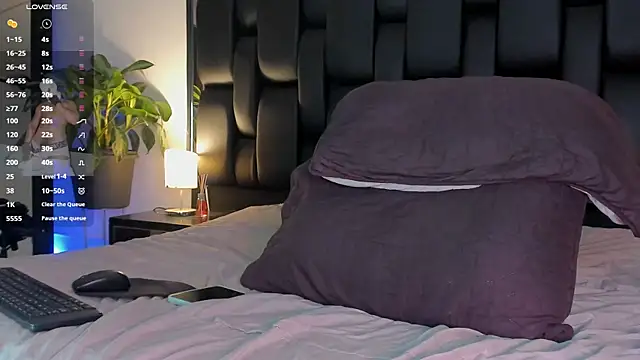 JadeSmiith  online show from January 15, 11:51 pm