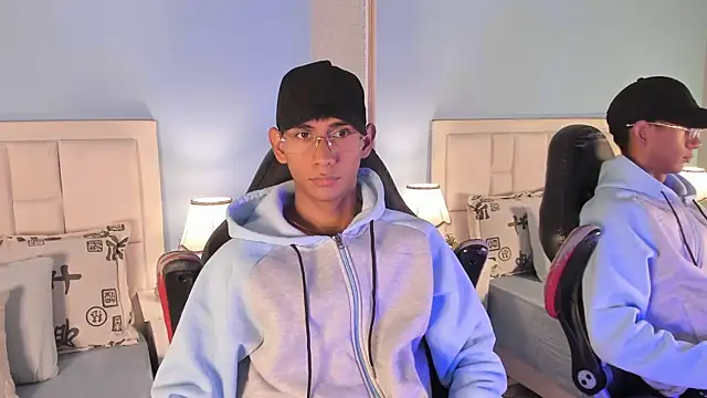 Nick Collins18 online show from October 21, 11:18 pm