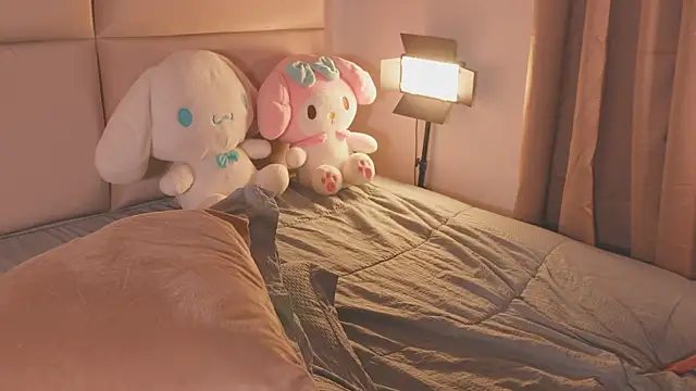 SweetHanson online show from February 26, 7:48 pm