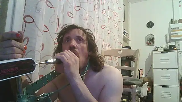 cyril020202 online show from June 9, 8:10 pm