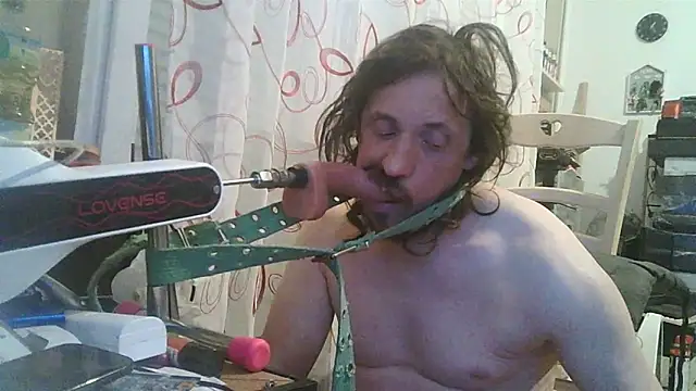 cyril020202 online show from April 11, 11:19 pm