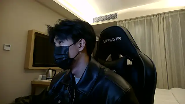 wuzhimao0207 online show from July 18, 2:44 pm