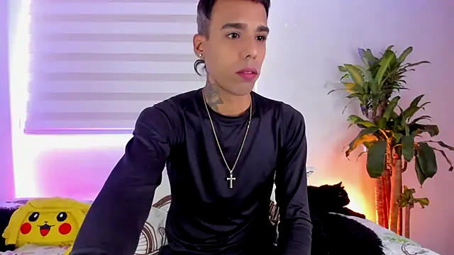 Snapshot of aldrinwhite chatting on September 23, 6:18 pm aldrinwhite online show from September 23, 6:18 pm