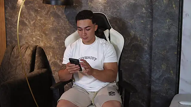 Ryan Hunt online show from November 11, 7:57 am