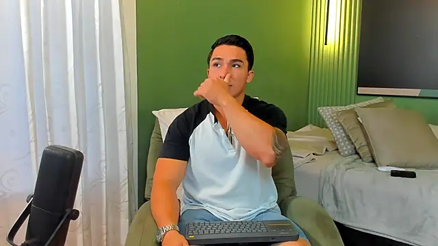 Ryan Hunt online show from January 14, 12:03 pm