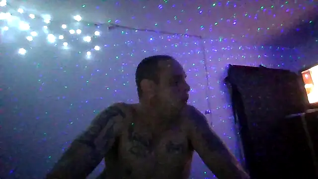 Snapshot of Buffshagswell chatting on February 13, 6:27 pm Buffshagswell online show from February 13, 6:27 pm