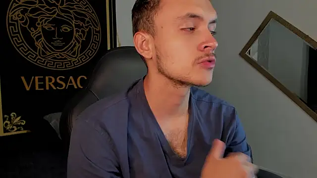 Desmon Clark online show from December 15, 8:41 am