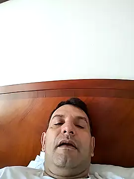 RogueTraveler online show from December 5, 2:55 pm