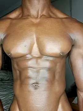 MIGHTY MAGNUM online show from March 15, 9:05 pm