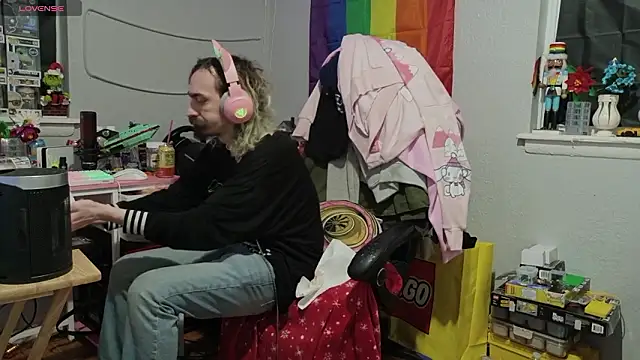 tallnerdyguy online show from March 12, 2:30 am