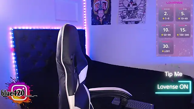 Skyler  blue4 online show from November 20, 11:47 pm