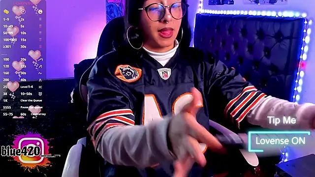 Skyler  blue4 online show from December 20, 11:12 pm