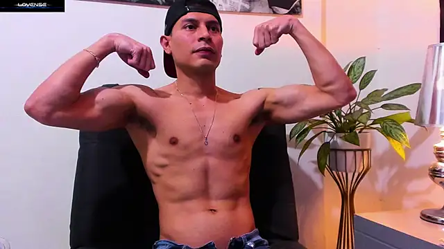 CruzVega online show from December 21, 12:40 am