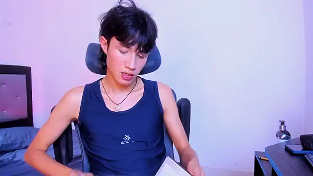 Johhan  Lee online show from February 12, 7:56 pm