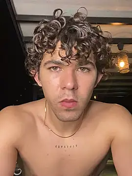 Luca ferrer  online show from March 16, 3:58 am