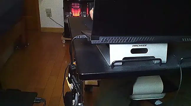 qoooqing67 online show from December 12, 5:52 am