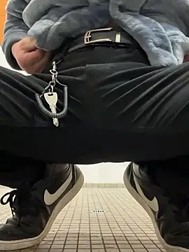 Hideen-real-face online show from November 28, 8:38 am