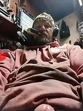 hornygiltz92 online show from December 4, 12:34 pm