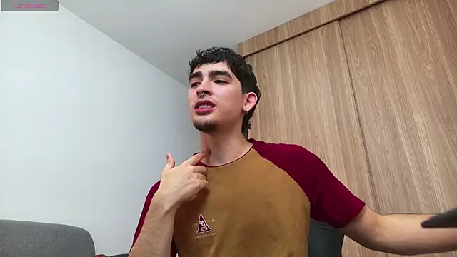 Snapshot of zenn_rush1 chatting on December 2, 11:32 am zenn rush1 online show from December 2, 11:32 am