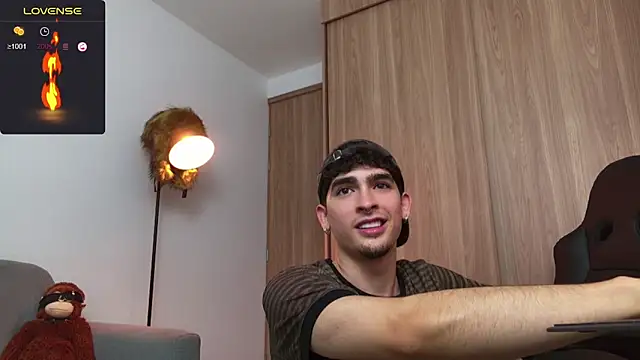 Snapshot of zenn_rush1 chatting on January 4, 12:38 pm zenn rush1 online show from January 4, 12:38 pm