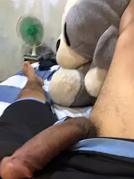 isacalejandroo online show from December 25, 3:06 pm