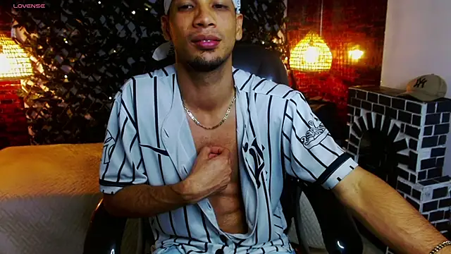 SonicJ25 online show from December 14, 11:56 pm