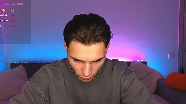 denlover1 online show from October 31, 7:01 am