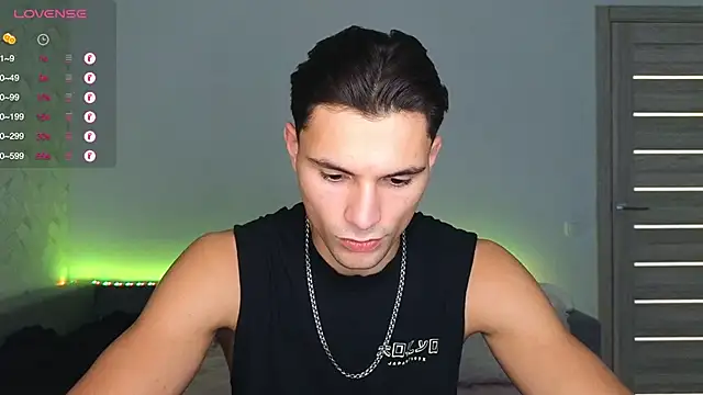 denlover1 online show from October 29, 9:01 am