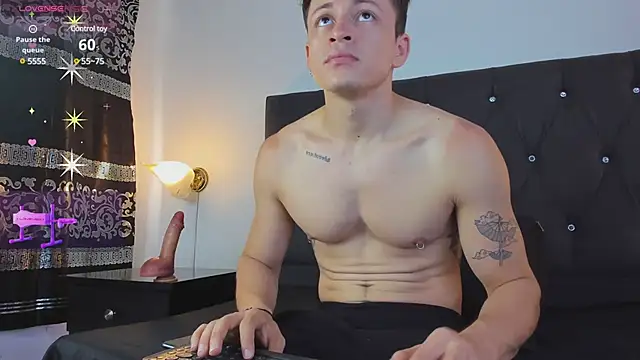 Angel Cuervo online show from February 18, 7:32 pm