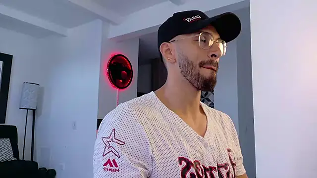 tony muscle online show from October 20, 9:30 pm