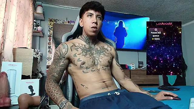 Nickhot0609 online show from February 12, 8:04 pm