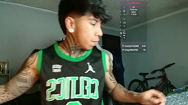 Nickhot0609 online show from October 12, 4:50 am