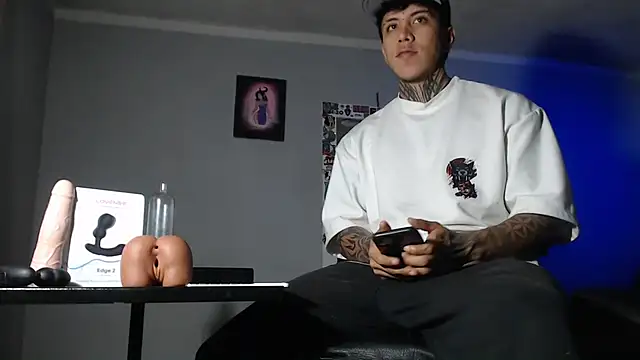 Nickhot0609 online show from January 27, 10:16 pm