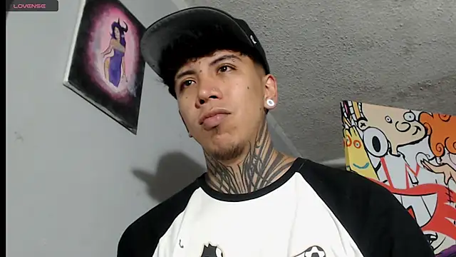 Nickhot0609 online show from March 19, 10:31 pm