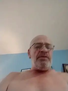 geilerschwanz64 online show from November 10, 6:46 pm