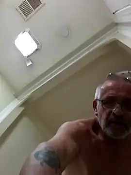 geilerschwanz64 online show from December 28, 11:16 pm