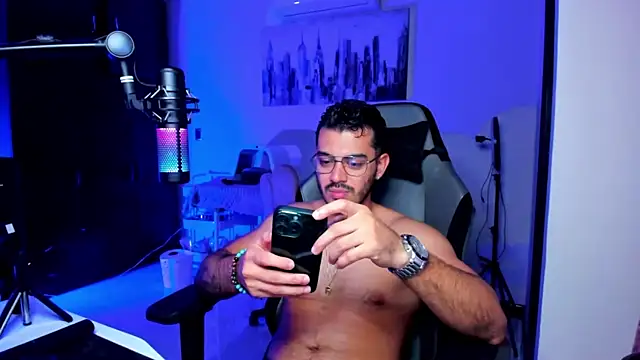 BrunoD31 online show from December 4, 5:25 am