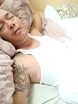 Snapshot of xxxx198756 chatting on December 2, 10:06 am xxxx198756 online show from December 2, 10:06 am