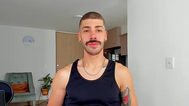 Guyinthemountain online show from December 28, 12:47 pm