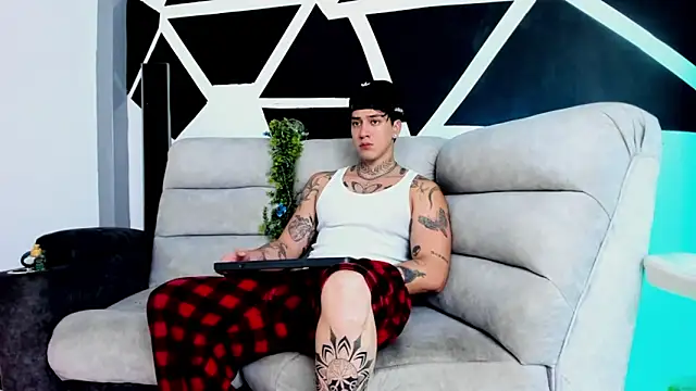 JUSTIN FULLER1 online show from October 23, 4:10 pm