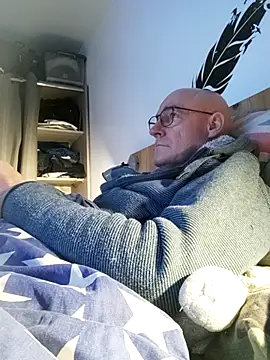 bogland33 online show from January 31, 7:34 pm