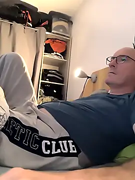 bogland33 online show from October 22, 7:27 pm