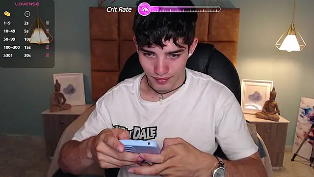 Snapshot of AlejooTwink chatting on February 24, 6:15 pm AlejooTwink online show from February 24, 6:15 pm