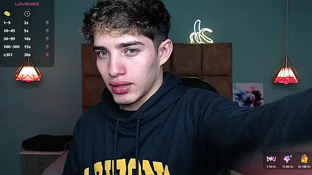 Snapshot of AlejooTwink chatting on December 3, 5:55 pm AlejooTwink online show from December 3, 5:55 pm