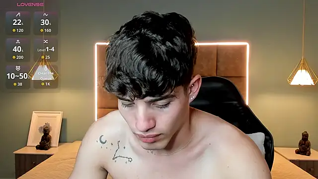 AlejooTwink online show from May 20, 7:04 am