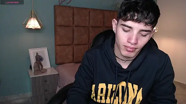 Snapshot of AlejooTwink chatting on February 2, 5:26 pm AlejooTwink online show from February 2, 5:26 pm
