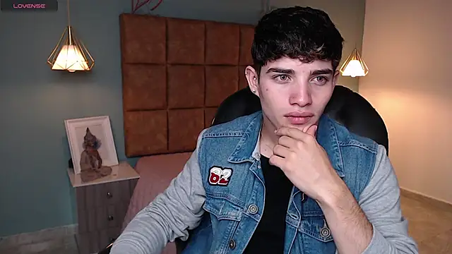 Snapshot of AlejooTwink chatting on January 25, 5:40 pm AlejooTwink online show from January 25, 5:40 pm