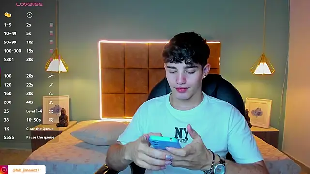 Snapshot of AlejooTwink chatting on September 19, 8:19 pm AlejooTwink online show from September 19, 8:19 pm