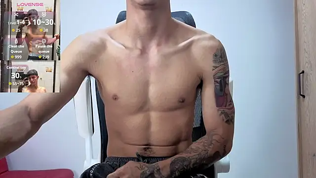 Cristopher23  online show from November 17, 11:35 am